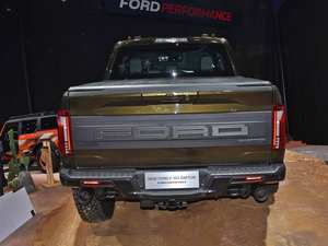 Camioneta F-150 Raptor con Volante a la Izquierda, Origen Estadounidense, con Autonomía de 301-400 km, Batería de 50-70 kWh, Motor de 100-150 kW - Product Image 4