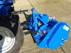 Tracteur compact Solis 16 avec débroussailleuse à fléaux à vendre, idéal pour petites exploitations agricoles, 16 CV, moteur diesel 3 cylindres à couple élevé, pour vergers et jardins. - Product Image 5
