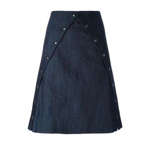 Jupe midi élégante en jean A Line bleu foncé avec poche latérale pratique: parfaite pour les tenues décontractées et chics des femmes - Product Image 2