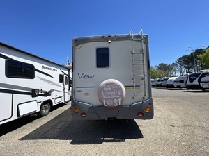 W-i-n-n-e-b-a-g-o View 23H Usado del 2005 - Product Image 6