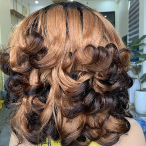Pelucas y paquetes de cabello humano Remy virgen vietnamita rizado hinchable, máquina de trama doble, todos los colores, lista de precios al por mayor adecuada - Product Image 1