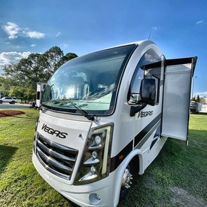 Autocaravana de gasolina clase A T h o r Vegas 24.1 del 2024, usada en buen estado. - Product Image 1