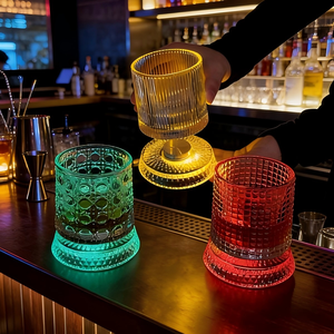 Verre à whisky rotatif <span class=keywords><strong>Hiot</strong></span> 275 ml, base en cristal avec design tournant, tasse artisanale style Old Fashioned pour bar, maison, fête - Product Image 3