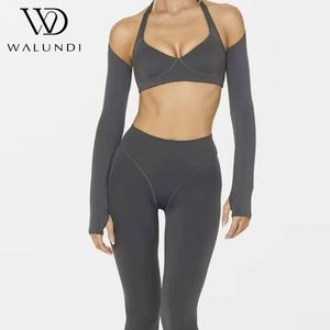Set Yoga 3 Pezzi Personalizzato con Logo per Donna: Reggiseno Sportivo Halter, Bolero a Maniche Lunghe con Fori per i Pollici, Leggings a Vita Alta, Abbigliamento da Palestra - Product Image 2