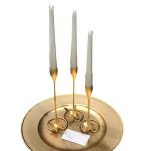 Candelabro Navideño de Metal de la Mejor Calidad, Diseño Elegante de Mariposa Dorada, Hecho a Mano, Ecológico - Product Image 1