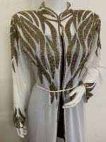 Robe Abaya élégante pour femmes musulmanes adultes, ouverte sur le devant, ornée de perles, respirante, extensible dans quatre directions, légère, à manches longues, en georgette, pour le printemps