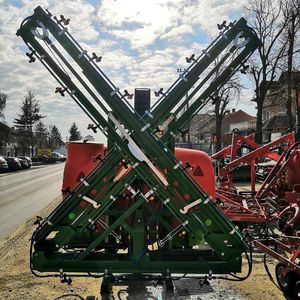 Pulverizador de Barra con Bomba Montada en 3 Puntos, Tanque de 600L, Accionamiento por Toma de Fuerza, para Tractor de 50-100HP, Maquinaria Agrícola, Fácil Operación, 1 Año de Garantía - Product Image 4
