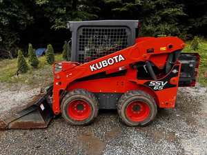 Tractor de carga frontal 2011 Kubota M8540D - Product Image 2