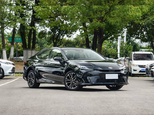 Berline hybride d'occasion 2025-2026, automatique, 4 portes, 5 places, véhicule familial, état impeccable, pneus R18, sièges en cuir, importation, couleur foncée - Product Image 6