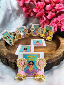 Pendientes Jhumka Meenakari Hechos a Mano, Joyería Kundan y Perlas, Accesorio Nupcial de Bollywood y Pakistán, Recuerdos para Ceremonias de Haldi y Sangeet - Product Image 4