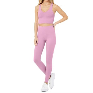 Nouvel arrivage Ensemble de yoga pour femmes sans couture de haute qualité, vente en gros de motifs solides en polyester spandex - Product Image 3