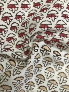 Tela de Algodón Estampada a Mano con Bloques Tradicionales |   Diseño Étnico Completo - Product Image 2