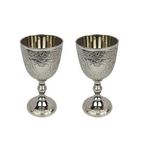 Cáliz de Latón Vintage, Copa Medieval con Grabado Real |   Decoración de Mesa Premium de Estilo Renacentista Rey Arturo, Regalo Decorativo - Product Image 1