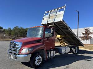Camion à benne basculante à plateau plat de 24 pieds (2016, 268) avec 260 CV, boîte de vitesses automatique, durable et idéal pour le transport commercial - Product Image 5