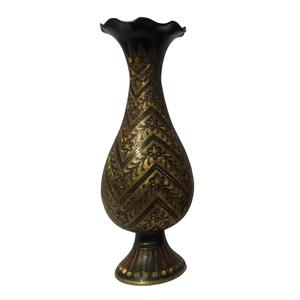 Vase à fleurs en laiton de haute qualité avec gravure en or et peinture noire finie pour la décoration de table Vase à fleurs de vaisselle - Product Image 3