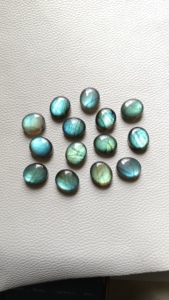 Piedra preciosa de cabujón de labradorita Natural 100%, piedra preciosa pulida a mano con forma ovalada para hacer joyas. - Product Image 4