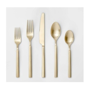 Juego de cubiertos dorados de acero inoxidable de nuevo diseño con mango de diseñador para el hogar y el hotel Juego de cubiertos de mesa - Product Image 3