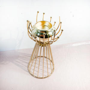 Support de bougie en métal avec gobelet en verre amovible, décoration de table moderne pour la maison, les événements de mariage, les restaurants, les hôtels, finition dorée - Product Image 6