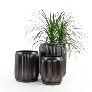 Jardinière élégante en métal avec finition en cuivre brossé, parfaite pour être placée dans les coins de la maison ou des bureaux - Product Image 5