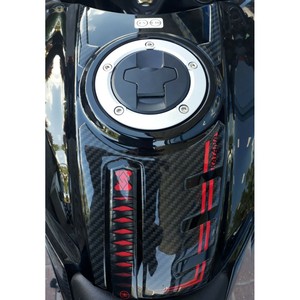 Adesivo 3D Impermeabile per Serbatoio con Logo Rosso per Moto Suzuki Katana 2019-2023 - Product Image 4