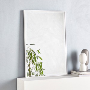 Majestuoso espejo de pared de lujo que mejora los interiores del hogar con un elegante diseño contemporáneo, artesanía premium y estilo moderno - Product Image 3