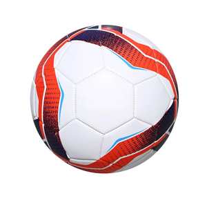 Ballon de football d'entraînement pour adultes de haute qualité, personnalisable, style classique, OEM ODM, logo imprimé, matériau en cuir PU, ballon de football d'équipe - Product Image 3