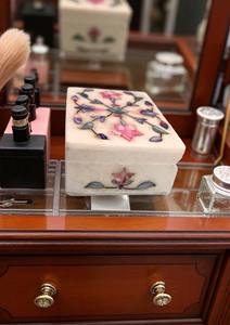 กล่องเครื่องประดับฝังหินอ่อนสีขาวทำด้วยมือพลอยสีชมพูและสีฟ้าดีไซน์ดอกไม้งานฝีมือชั้นเยี่ยม - Product Image 3