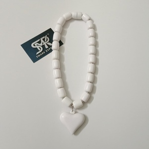 สร้อยคอจี้หัวใจเรซินทำด้วยมือสุดพิเศษพร้อมล็อคแม่เหล็กและลูกปัดอ้วนน้ำหนักเบาสไตล์นางฟ้าสำหรับผู้หญิง - Product Image 5