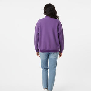 Chaqueta universitaria corta para mujer Proveedor de fábrica OEM Venta al por mayor Estilo de béisbol personalizado Prendas de abrigo informales Moda elegante Piel de oveja - Product Image 2