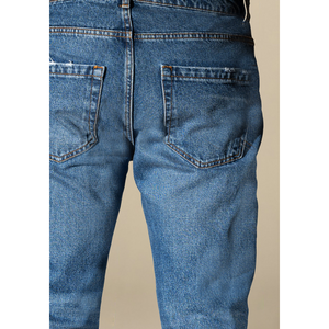 Pantalones vaqueros italianos de algodón 100% para hombre de etiqueta privada, ajuste regular, cinco bolsillos con doble lavado a la piedra - Product Image 3