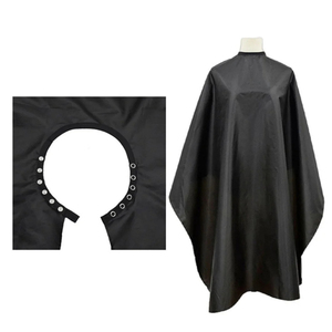 Capa de Peluquería de PU Resistente al Agua, Negra, para Uso en Salón - Product Image 3
