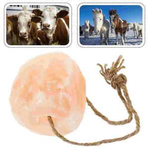 Bloc de sel à lécher pour animaux avec fleur sculptée, pendentif durable pour animaux de compagnie. - Product Image 5