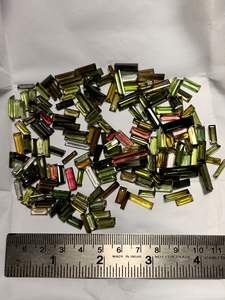 Piedra preciosa verde de turmalina con forma de baguette facetada natural en corte Suelto - Product Image 3