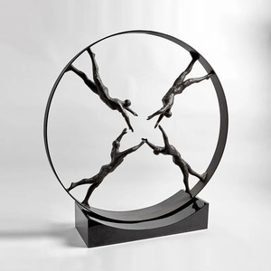 Sculpture de table ronde élégante à motif noir, pièce d'accent minimaliste moderne pour la maison, l'espace de travail et la décoration de bureau, vente en gros en provenance d'Inde - Product Image 5