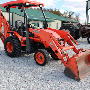 รถตักดิน Kubota พร้อม4WD B26สำหรับทำการเกษตร & เกษตรกรรม - Product Image 1