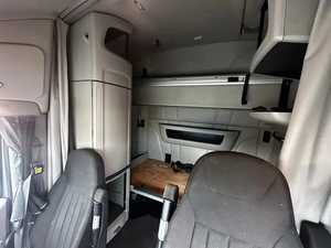 รถบรรทุกมือสองขนาด2021นิ้ว579ธรรมดา500,348 4X2อัตโนมัติชุดยูโร3 400HP เกียร์อัตโนมัติ - Product Image 5