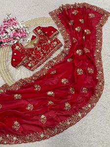 Sari en satin Fendy classique pour mariage indien, tenue de fête, avec blouse exclusive, vente de vêtements ethniques pour mariage indien - Product Image 3