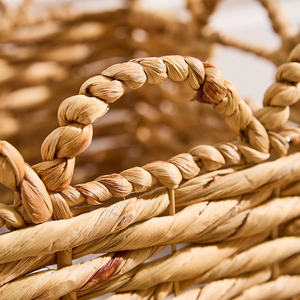 Panier de rangement intérieur en jacinthe d'eau festonnée faite à la main Paniers de rangement en jacinthe naturelle - Product Image 2