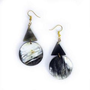 Boucles d'oreilles en corne de luxe pour femmes Nouveau style et boucle d'oreille de mariage - Product Image 6