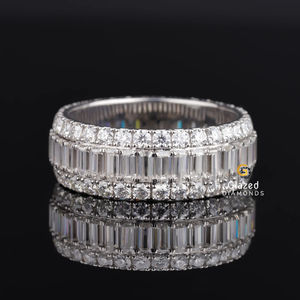 Adorable alliance entièrement glacée pour l'éternité, bague de mariage ronde brillante et baguette Moissanite VVs Diamonds 10K Yellow Gold pour hommes - Product Image 1