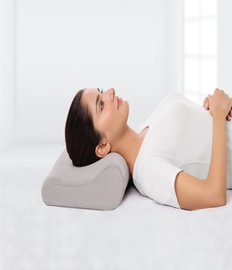Almohada Cervical Ergonómica Regular para un Sueño Confortable, Diseño Ligero y de Soporte con Funda de Tela Suave para Uso Diario - Product Image 3