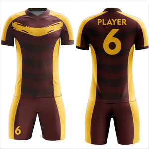 Conjunto de Uniforme de Fútbol para Hombre, Color Granate y Amarillo a Rayas, Cuello en V, Manga Corta, Poliéster que Absorbe la Humedad, con el Número 6 Impreso - Product Image 1