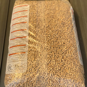 Granulés de bois dur de haute qualité, combustion propre, faibles émissions, approvisionnement en vrac, briquettes de bois, qualité export, prix compétitifs, faible teneur en cendres - Product Image 1