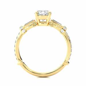 Bague en or jaune sertie de griffes taille ronde et baguette - Product Image 3