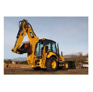 Machine CAT 440 d'occasion fiable, équipée d'une pelle télescopique, d'un système hydraulique auxiliaire et d'une cabine d'opérateur fermée - Product Image 3