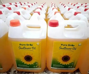 Vente en gros d'huile végétale de tournesol raffinée 100% pure d'Europe - Product Image 3