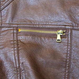 Chaqueta informal de cuero sin cuello para hombre con logotipo personalizado estilo callejero transpirable de talla grande - Product Image 4