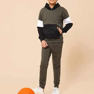 Pull à capuche dernier style avec poche kangourou Style unique survêtements pour enfants personnalisés Survêtements pour enfants de couleur unie confortables - Product Image 2
