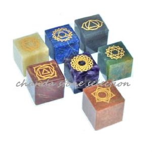 Cube de haute qualité Chakra gravé Cube de pierres précieuses géométrie sacrée grille de pierre de cristal propriétés géométriques métaphysiques grossiste - Product Image 2