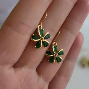 Pendientes de Plata de Ley Natural con Esmeralda, Corte Pera, Raro, Blanco, Bonito, Diseño Floral, Verde, Dorado, Pendientes Colgantes, Regalo para Ella - Product Image 3